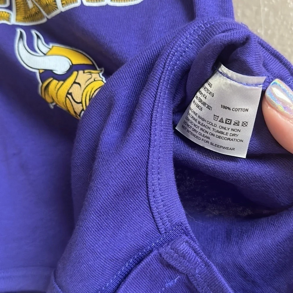 2 NFL Minnesota Vikings Born To Be A Legend Short Sleeve Onesies In purple 
NWT - Picture 4 of 9